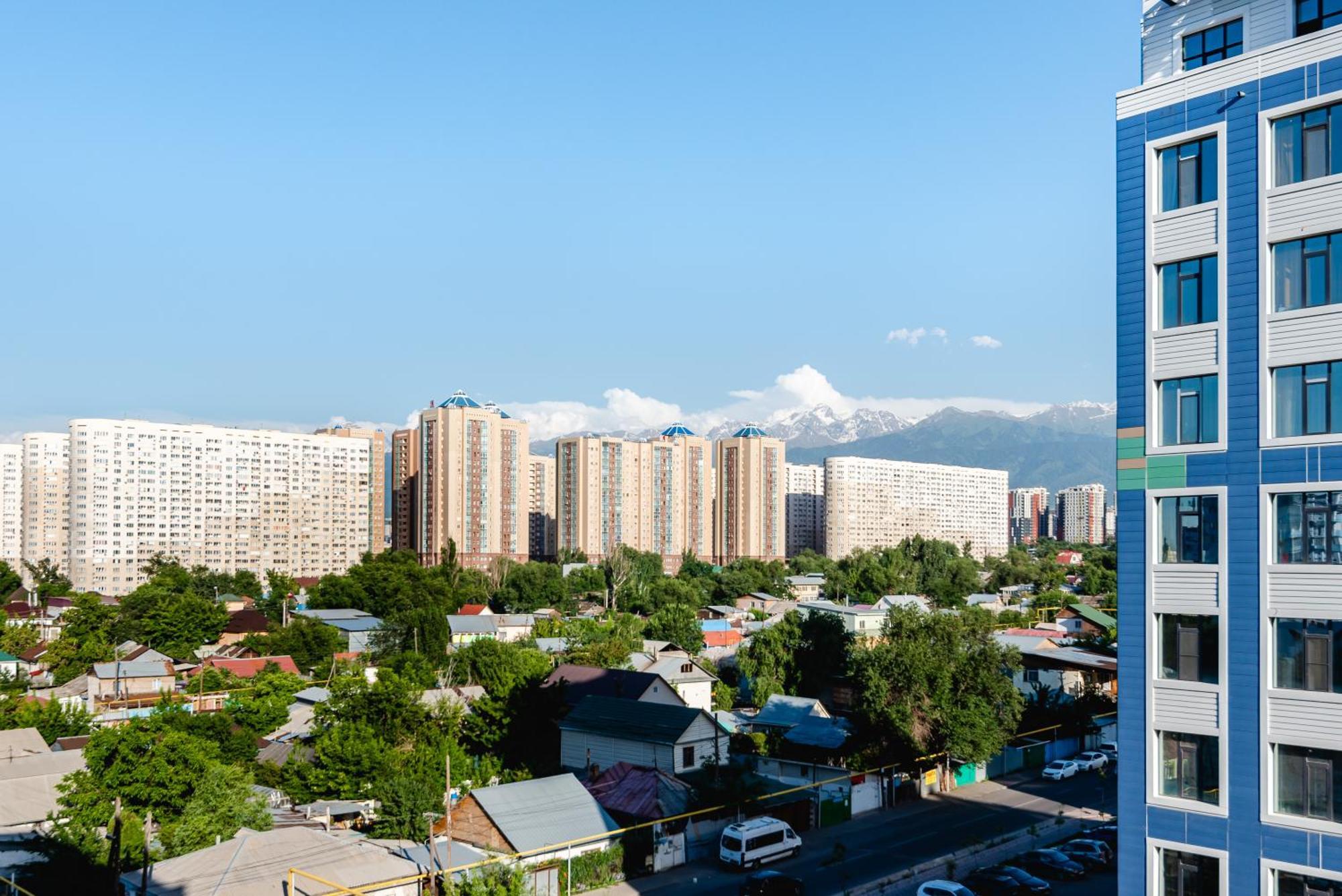 студия у озера в живописном месте Apartment