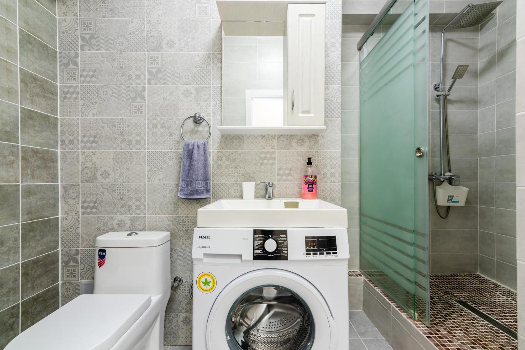 студия у озера в живописном месте Apartment Almaty